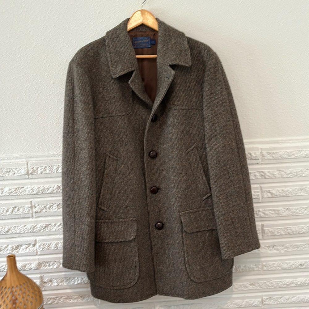Pendleton Woollen Mills wool overcoat         Excellent condition.